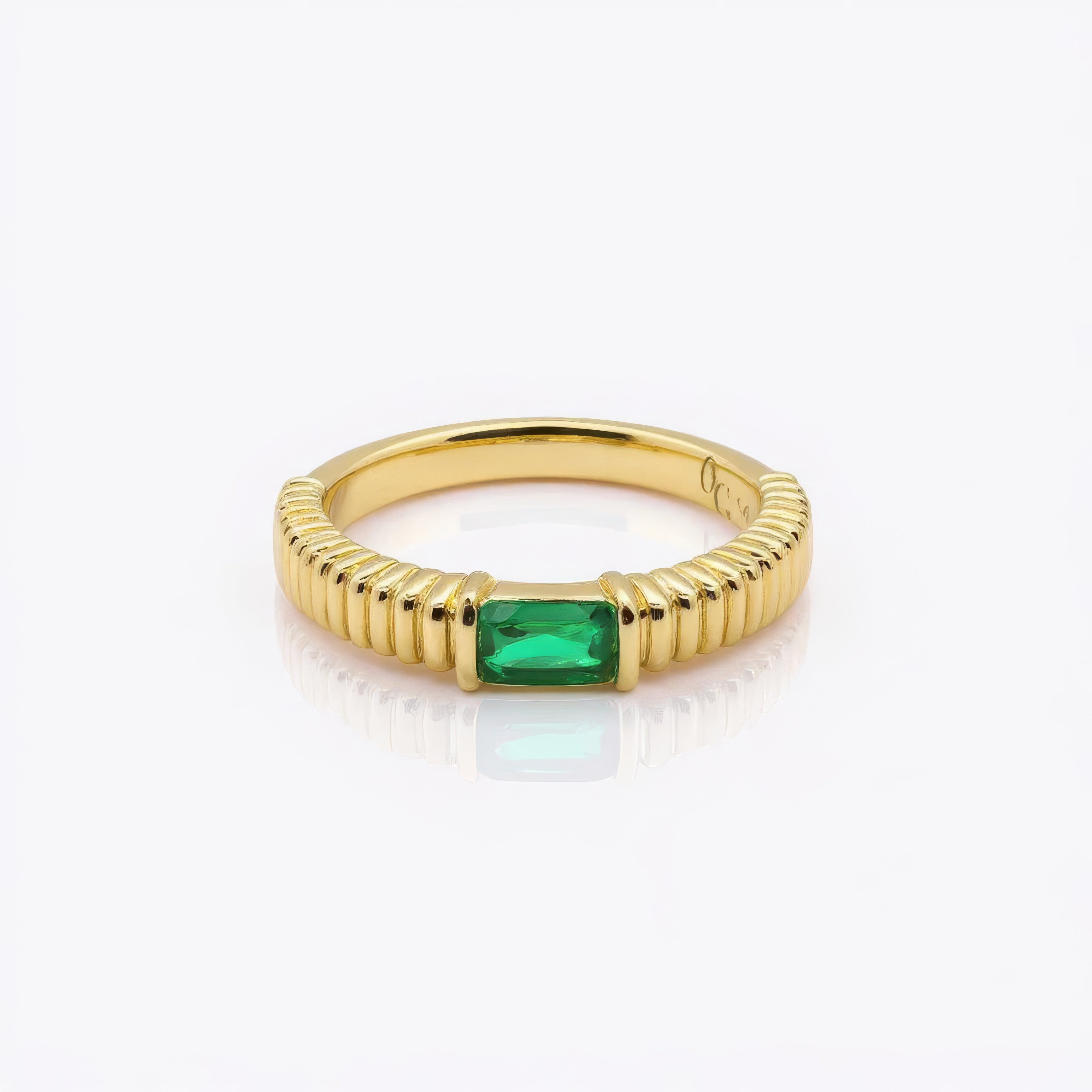 0.3 Carat Natural Emerald Fluted Gold Ring