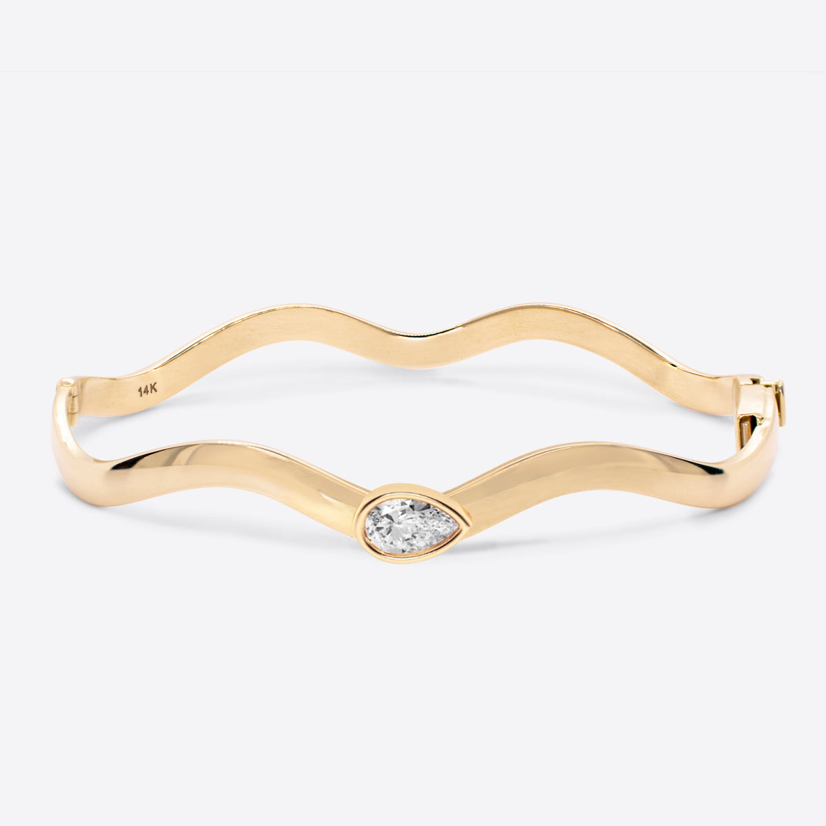 Pear Taylor Wave Bangle